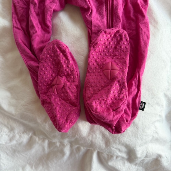 Kyte BABY Zippered Footie - Raspberry - Picture 5 of 6